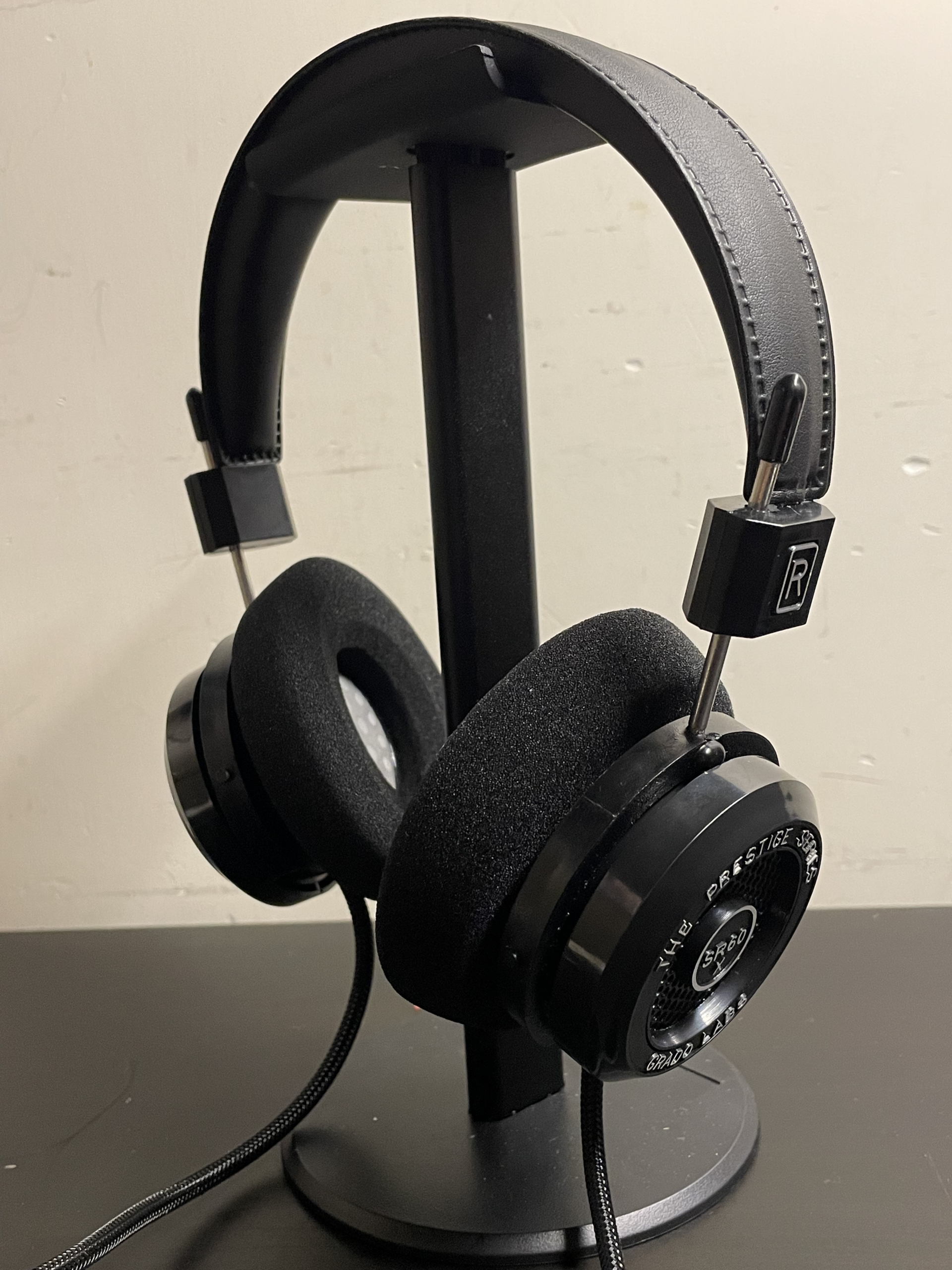 開放型ヘッドホン（Grado SR60X）